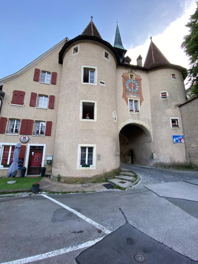 Vivez Un Conte De Fee Dans La Piece Ronde D'Une Tour Medievale Порентруи Екстериор снимка