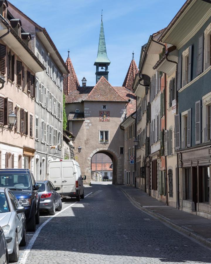 Vivez Un Conte De Fee Dans La Piece Ronde D'Une Tour Medievale Порентруи Екстериор снимка