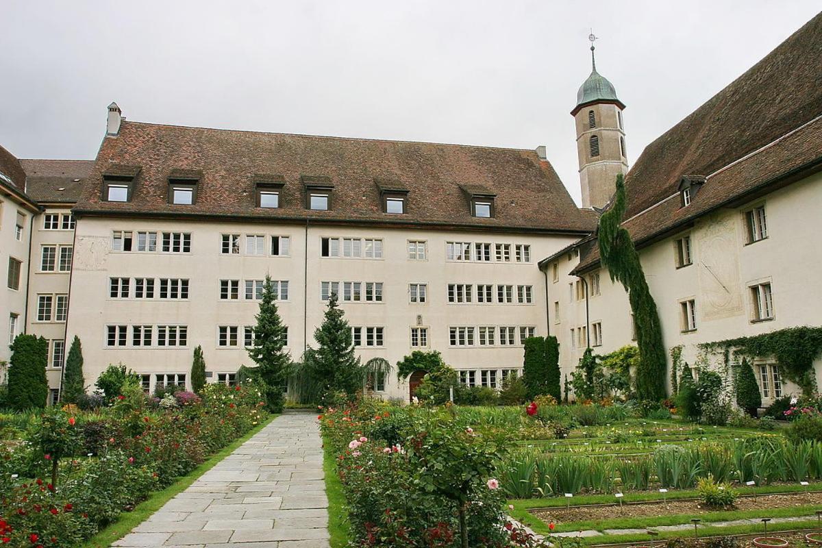 Vivez Un Conte De Fee Dans La Piece Ronde D'Une Tour Medievale Порентруи Екстериор снимка